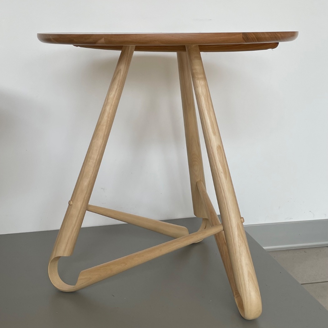 Sŵs small table